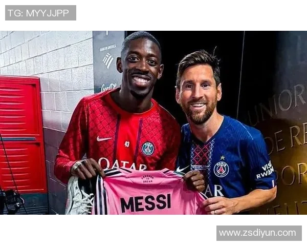 登贝莱荣膺环足奖殊荣,巴黎闪耀荣光,C罗成就斐然,足坛盛事精彩纷呈! 登贝莱荣膺环足奖殊荣,巴黎闪耀荣光,C罗成就斐然,足坛盛事精彩纷呈!